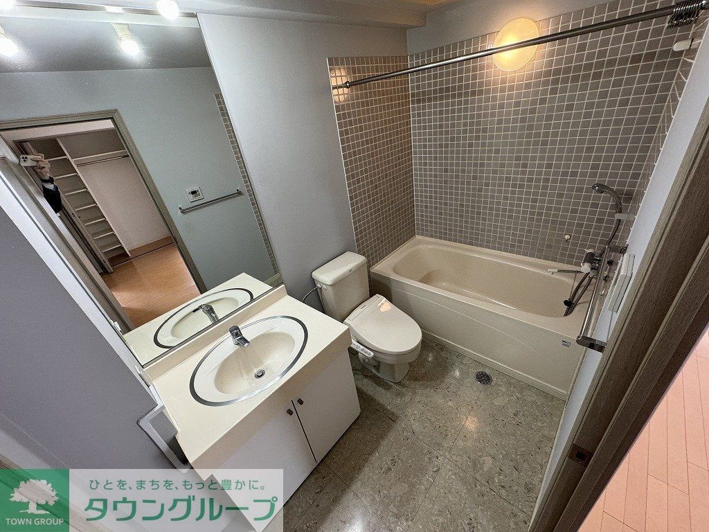 バス・シャワールーム　お問合せは(株)タウンハウジングレジデンス事業部【03-…