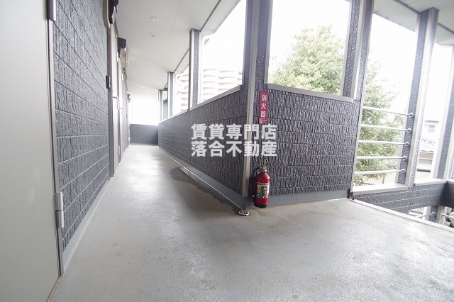 エントランス　清潔感あります♪