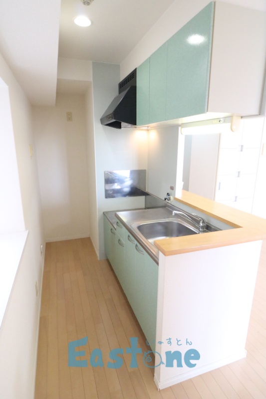 キッチン　キッチンスペースも広くて充実