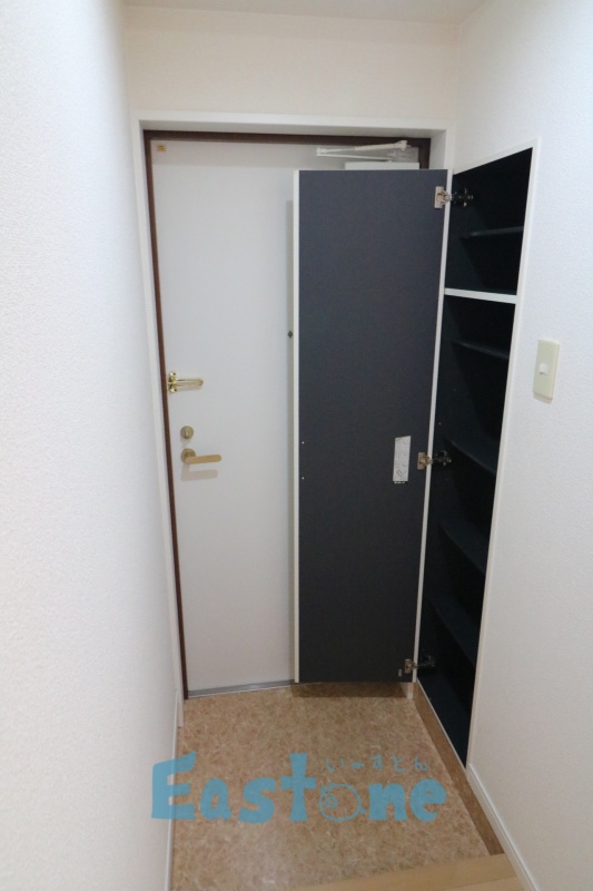 玄関　シューズボックスも完備