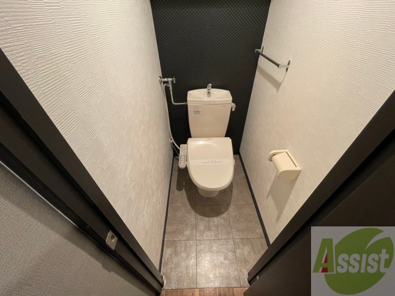 トイレ　ウォシュレット機能がついたトイレです。安心して使用できます。