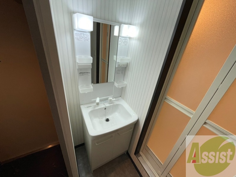 洗面設備　シャンプードレッサー。身支度はここでばっちり。