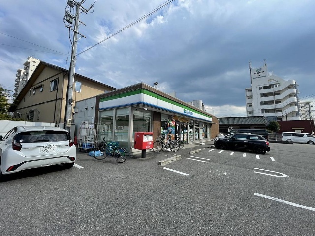 コンビニ　ファミリーマート岡崎久後崎町店（コンビニ）まで282m