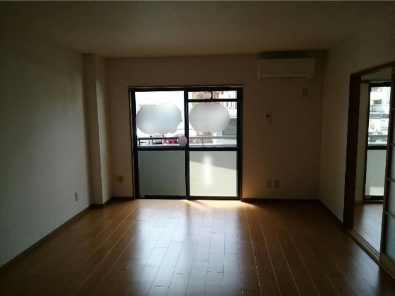 居室・リビング　図面と現状に相違がある場合には現状を優先