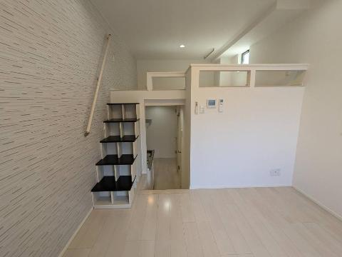 居室・リビング　室内