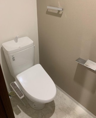 トイレ　写真は別号室です。現況優先になります。