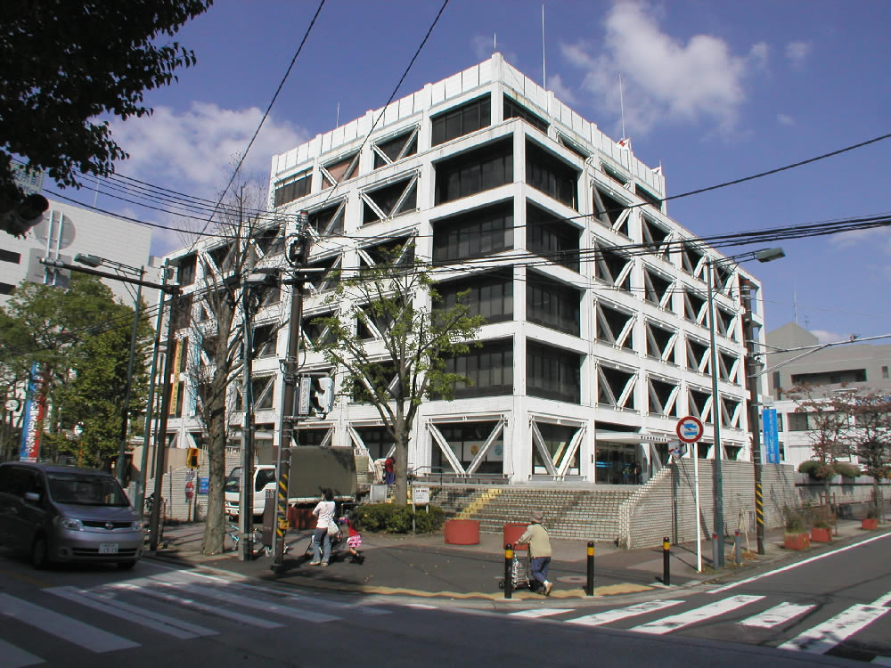 役所　横浜市保土ケ谷区役所（役所）まで294m