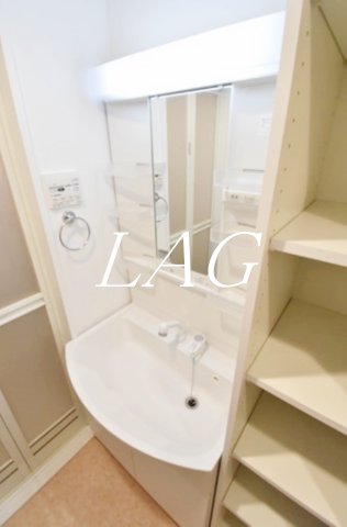 洗面設備　独立洗面台です。