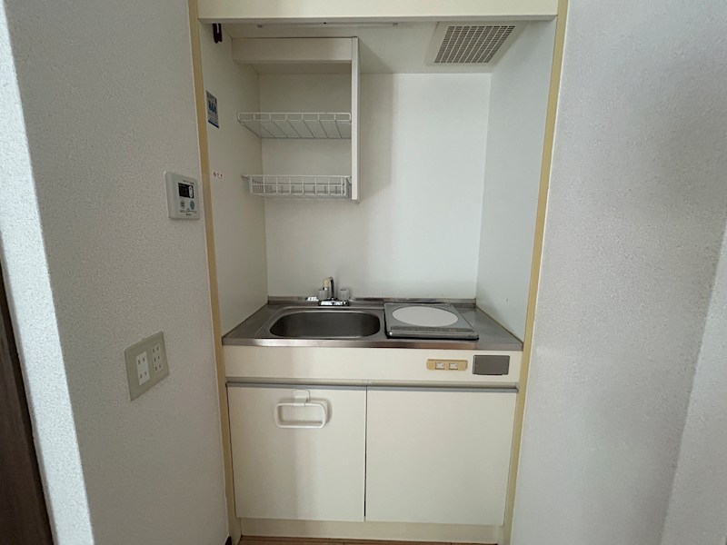 キッチン　畳コーナー・家具家電類は全て残置物です