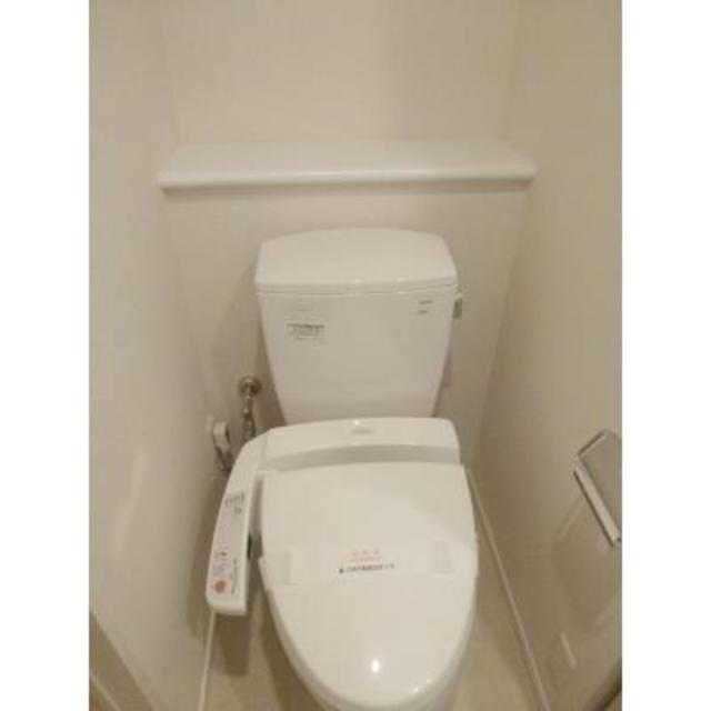 トイレ　※写真は同タイプ住戸です。