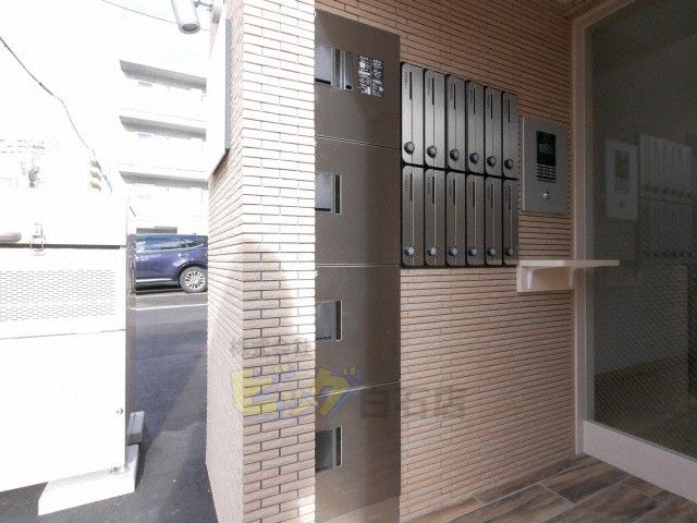 その他共有部分　留守中でも荷物が受け取れて便利な宅配ＢＯＸ完備しています♪