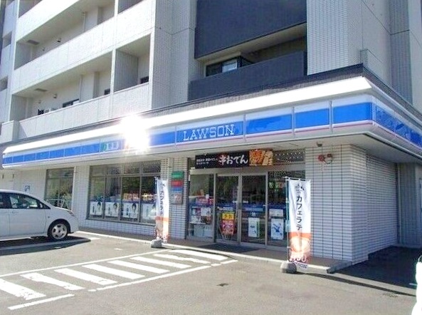コンビニ　ローソン札幌東札幌2条店（コンビニ）まで351m