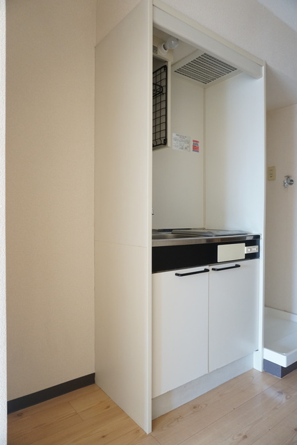 キッチン　火を使わず安心でお掃除も簡単なＩＨコンロ１口付です♪