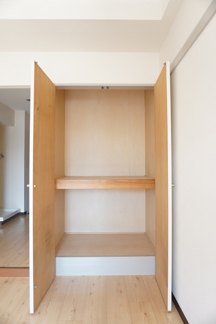 収納　奥行のある収納付です！増えがちな荷物をスッキリ収納できます