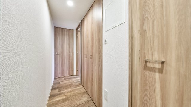 エントランス　落ち着いたエントランスです