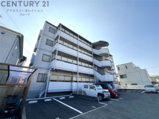 建物外観　防犯カメラ付きでセキュリティ面も安心です。