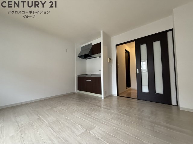 居室・リビング　床色が明るくて綺麗です♪