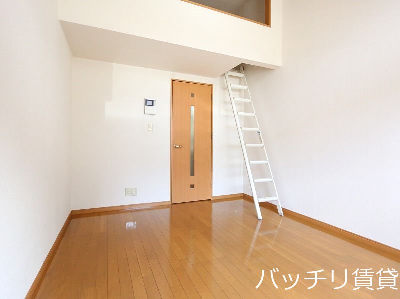 居室・リビング　同型タイプの為、現状を優先致します。