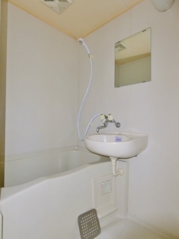 バス・シャワールーム　図面と現状が相違がある場合には現状を優先