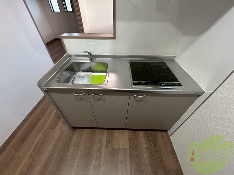 キッチン　ＩＨクッキングヒーターが設置されております。