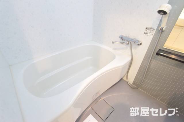 バス・シャワールーム　ゆったりバスルーム