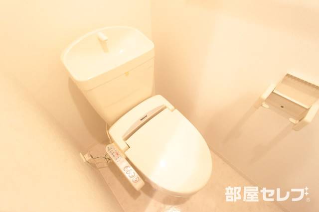 トイレ　ウォシュレットも付いています