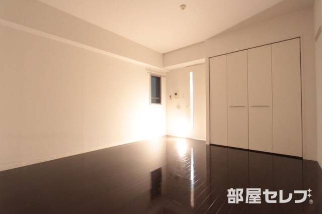 居室・リビング　９帖の洋間です