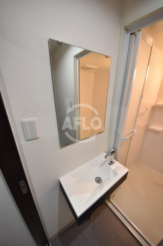 洗面設備　ラインビルド肥後橋　独立洗面化粧台