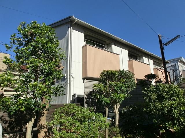 建物外観　駅徒歩２分　２００５年築