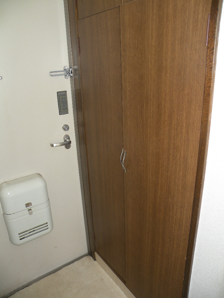 メゾンメイプル矢剣の玄関写真