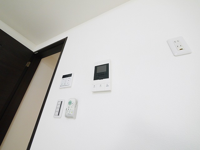 セキュリティ　モニター付きインターホン