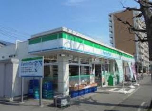 コンビニ　ファミリーマート上鷺宮二丁目店（コンビニ）まで577m