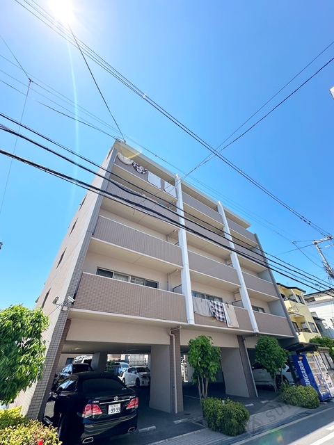 建物外観　鉄筋コンクリート造・頑丈な建物です♪♪