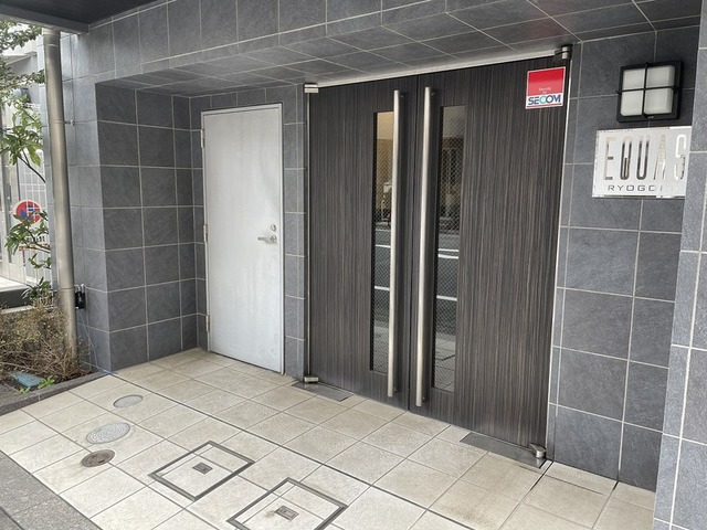 エントランス　エントランス