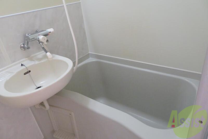 バス・シャワールーム　足が伸ばせてゆっくりできますね。