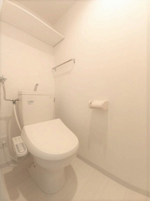 トイレ　快適なウォシュレット付きです♪