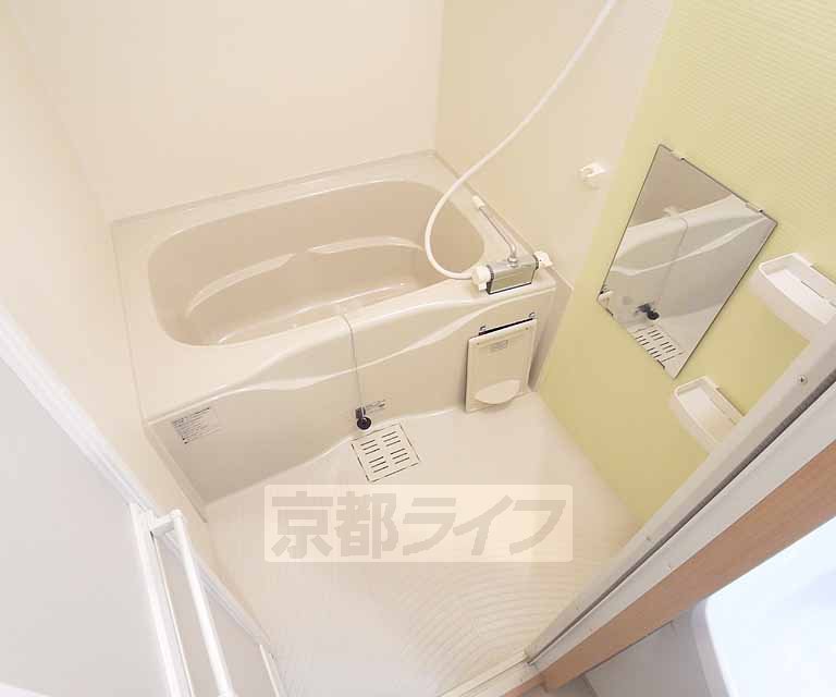 バス・シャワールーム　アクセントパネルがオシャレなお風呂・