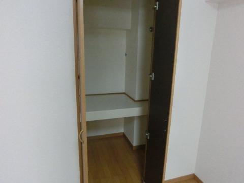 収納　クローゼット