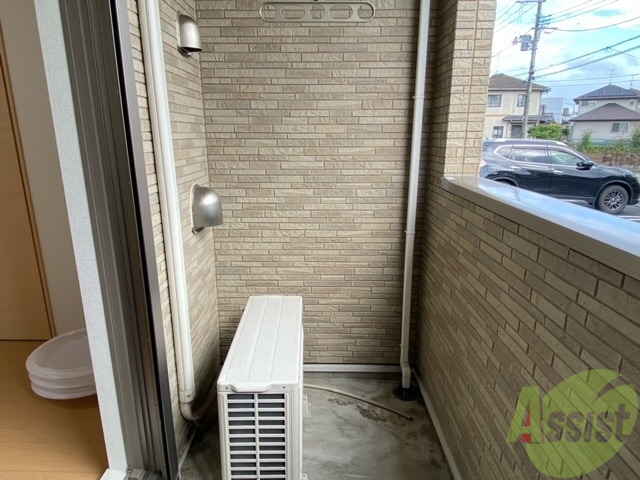 バルコニー　バルコニーがあるので洗濯物は外に干せそうですね～