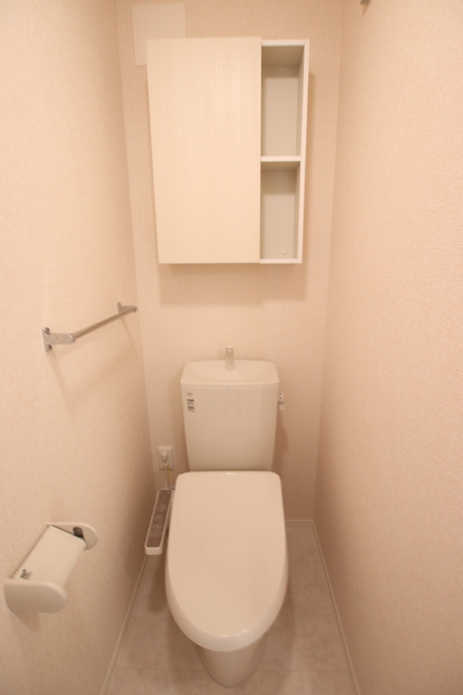 トイレ　温水洗浄便座