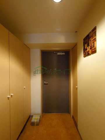 玄関　※クリーニング前写真