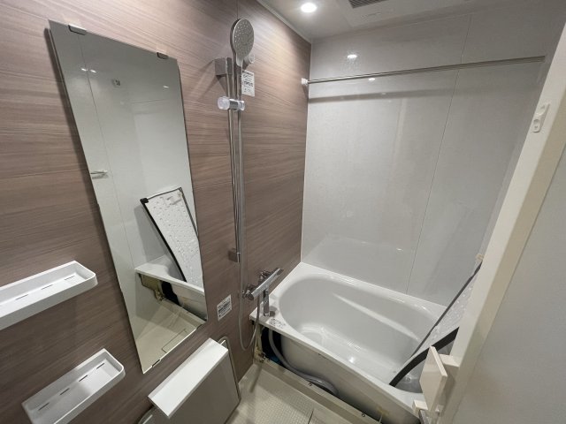 バス・シャワールーム　コンパクトで使いやすいお風呂です