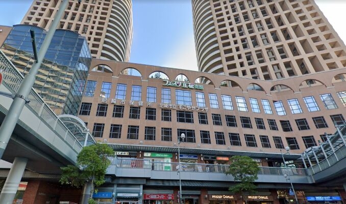 ショッピングセンター　フェスタ立花南館（ショッピングセンター）まで867m