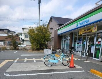 コンビニ　ファミリーマート立花東店（コンビニ）まで223m