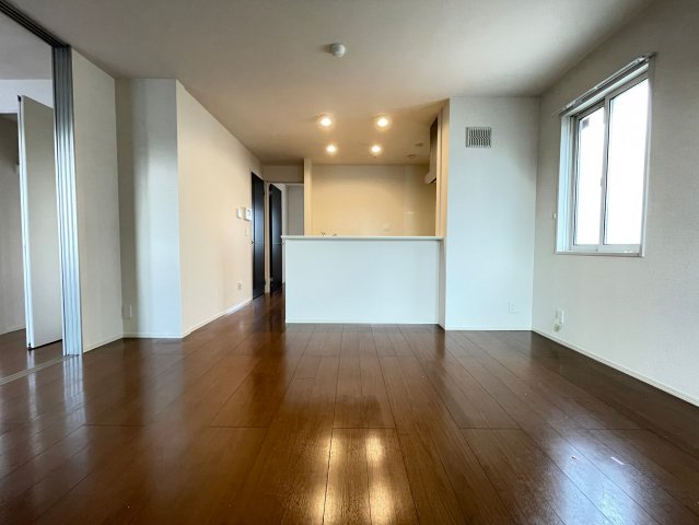 居室・リビング　詳細は、RISUMO江坂本店→06-6155-7137まで♪