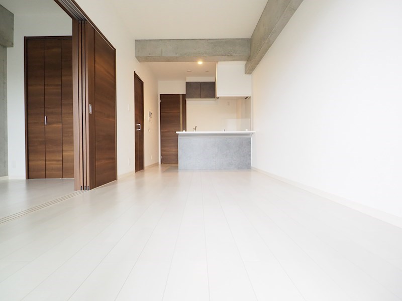 居室・リビング　広々とした明るいリビング