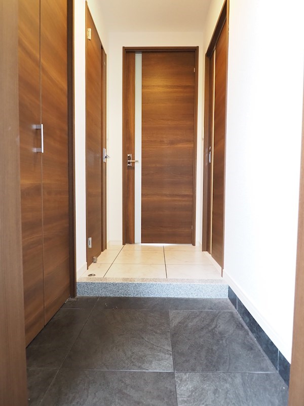 玄関　※写真は11号タイプのものです。