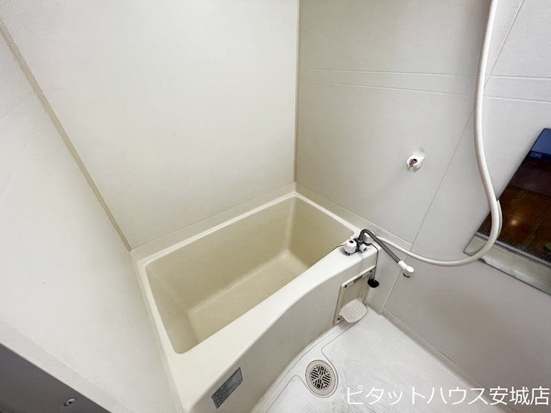 バス・シャワールーム　清掃前