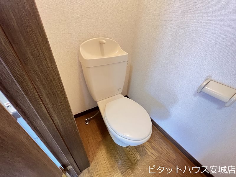 トイレ　清掃前