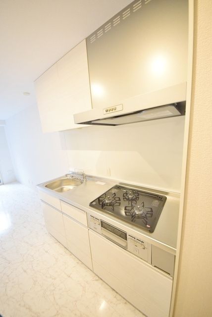 キッチン　色調が異なります